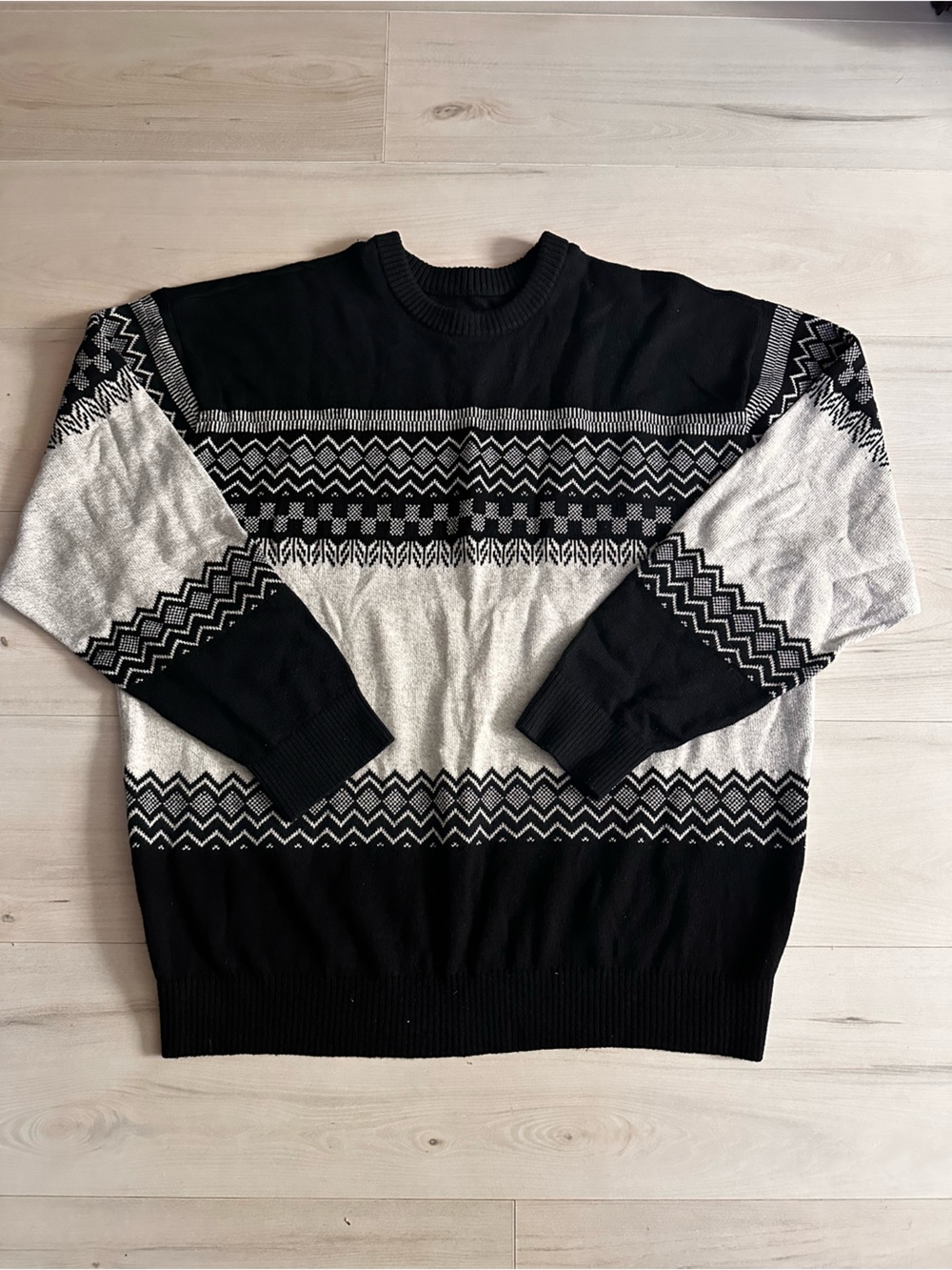 Hollister Black & Gray Geometric Crewneck Sweater Size XL 0071